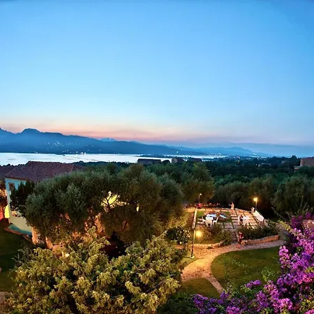 Aparthotel Isa-residence With Swimming-pool In At Only 500 M From The *