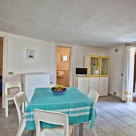 Isa-residence With Swimming-pool In At Only 500 M From The Aparthotel *
