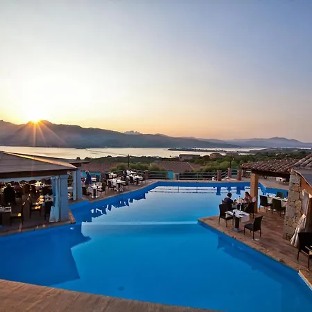 Apartahotel Isa-residence With Swimming-pool In At Only 500 M From The