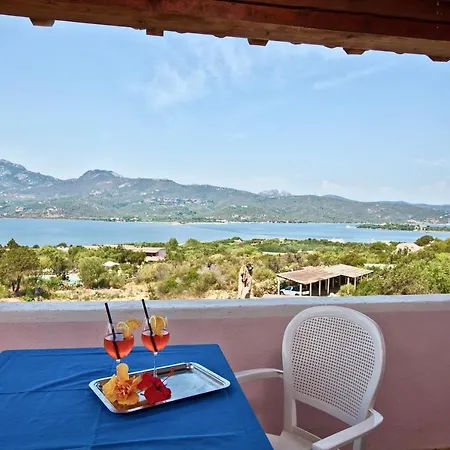 Isa-residence With Swimming-pool In At Only 500 M From The Aparthotel