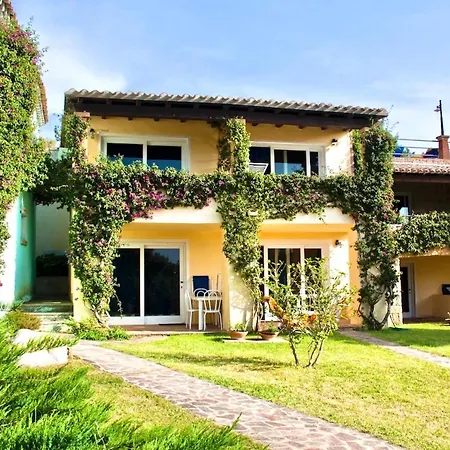 Isa-residence With Swimming-pool In At Only 500 M From The 3*