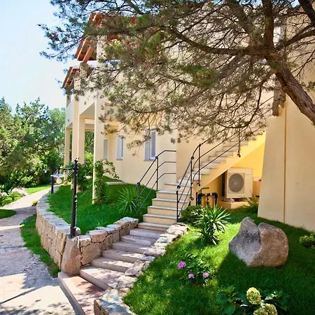 Aparthotel Isa-residence With Swimming-pool In At Only 500 M From The 3*