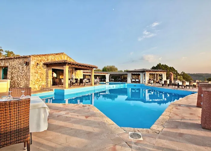Isa-residence With Swimming-pool In At Only 500 M From The 3* Porto Rotondo