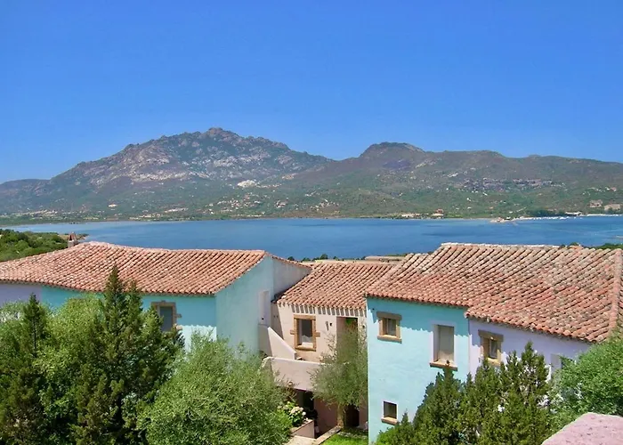 Isa-residence With Swimming-pool In At Only 500 M From The Aparthotel 3*