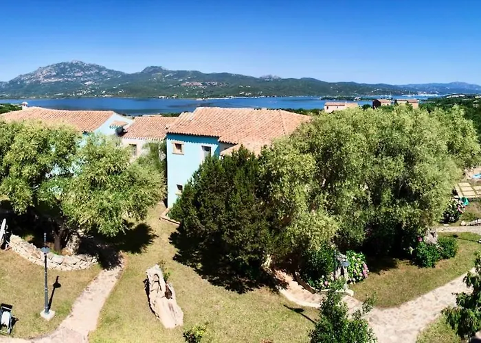 Isa-residence With Swimming-pool In At Only 500 M From The Porto Rotondo