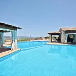 Isa-residence With Swimming-pool In At Only 500 M From The 3*