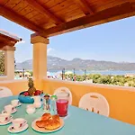 Isa-residence With Swimming-pool In At Only 500 M From The Lejlighedshotel Porto Rotondo