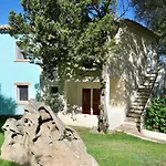 Isa-residence With Swimming-pool In At Only 500 M From The Lejlighedshotel Porto Rotondo