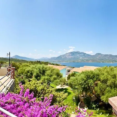 Isa-residence With Swimming-pool In At Only 500 M From The Porto Rotondo