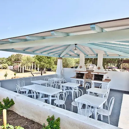 Lejlighedshotel Isa-residence With Swimming-pool In At Only 500 M From The Porto Rotondo