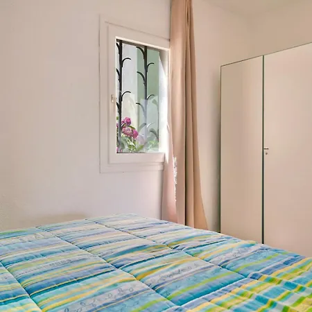 Isa-residence With Swimming-pool In At Only 500 M From The