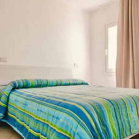 Isa-residence With Swimming-pool In At Only 500 M From The Appart hôtel 3*
