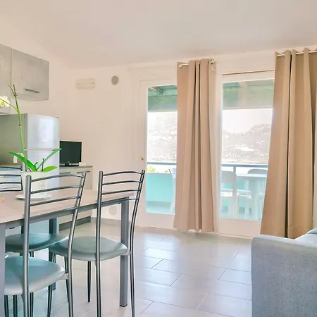 Isa-residence With Swimming-pool In At Only 500 M From The 3*