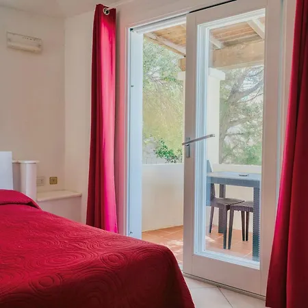 Isa-residence With Swimming-pool In At Only 500 M From The 3*